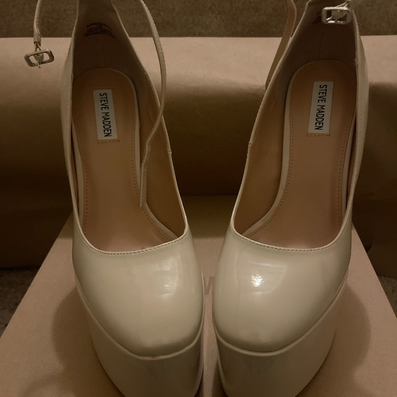 Steve Madden Shoes - Steve Madden Off-White Platform Heels